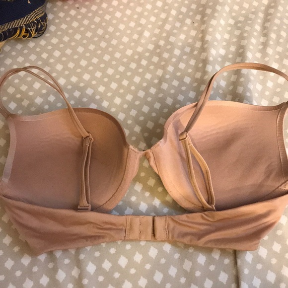 Nude VS Bra - Picture 3 of 4